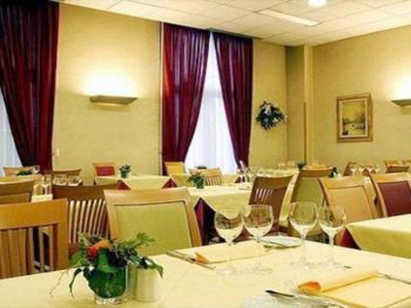 Ih Hotels Milano Lorenteggio Restaurant photo